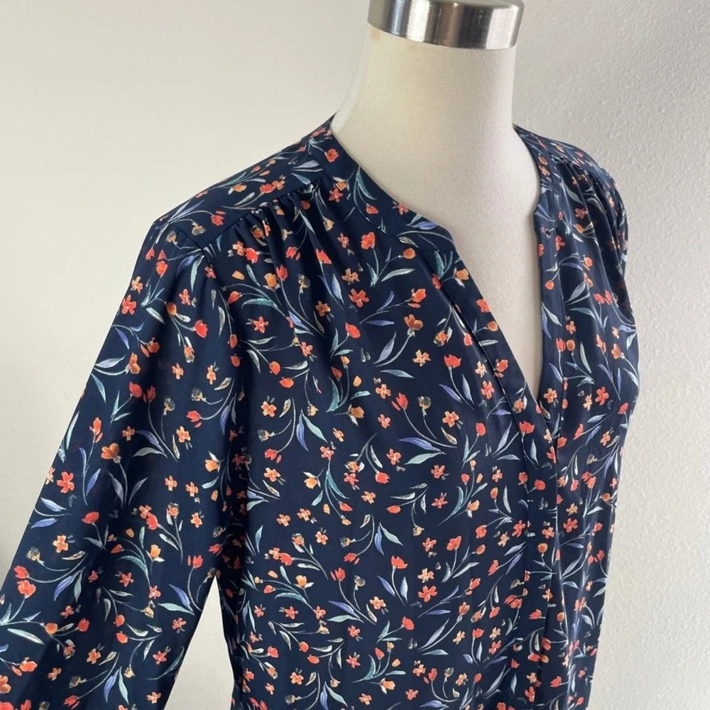 NYDJ Womens Medium‎ Navy Blue Floral Pleated Front 3/4 Sleeve Blouse Top